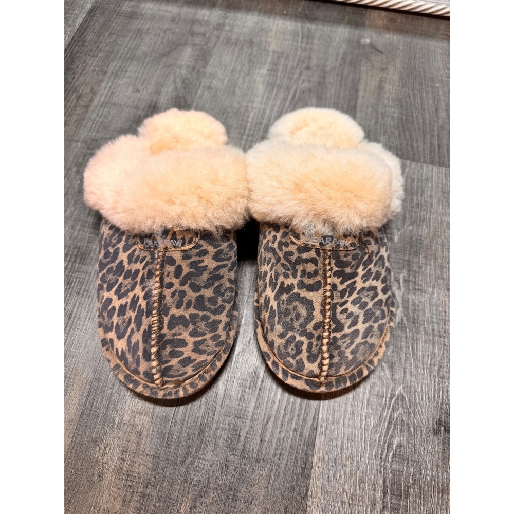 Bearpaw Loki Leopard Print Suede Sheepskin Scuff Slippers Womens 7 Animal Print